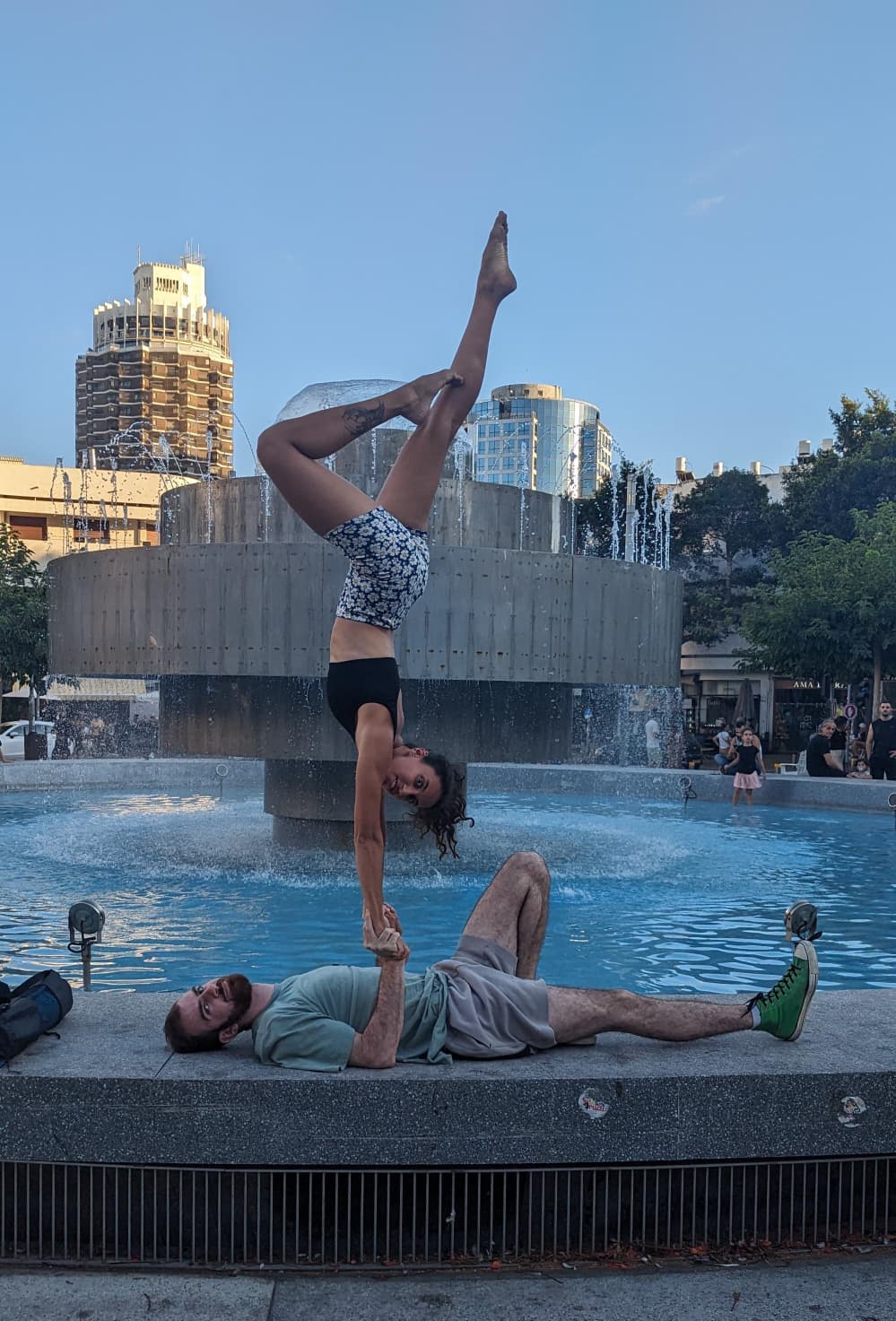 אקרו יוגה